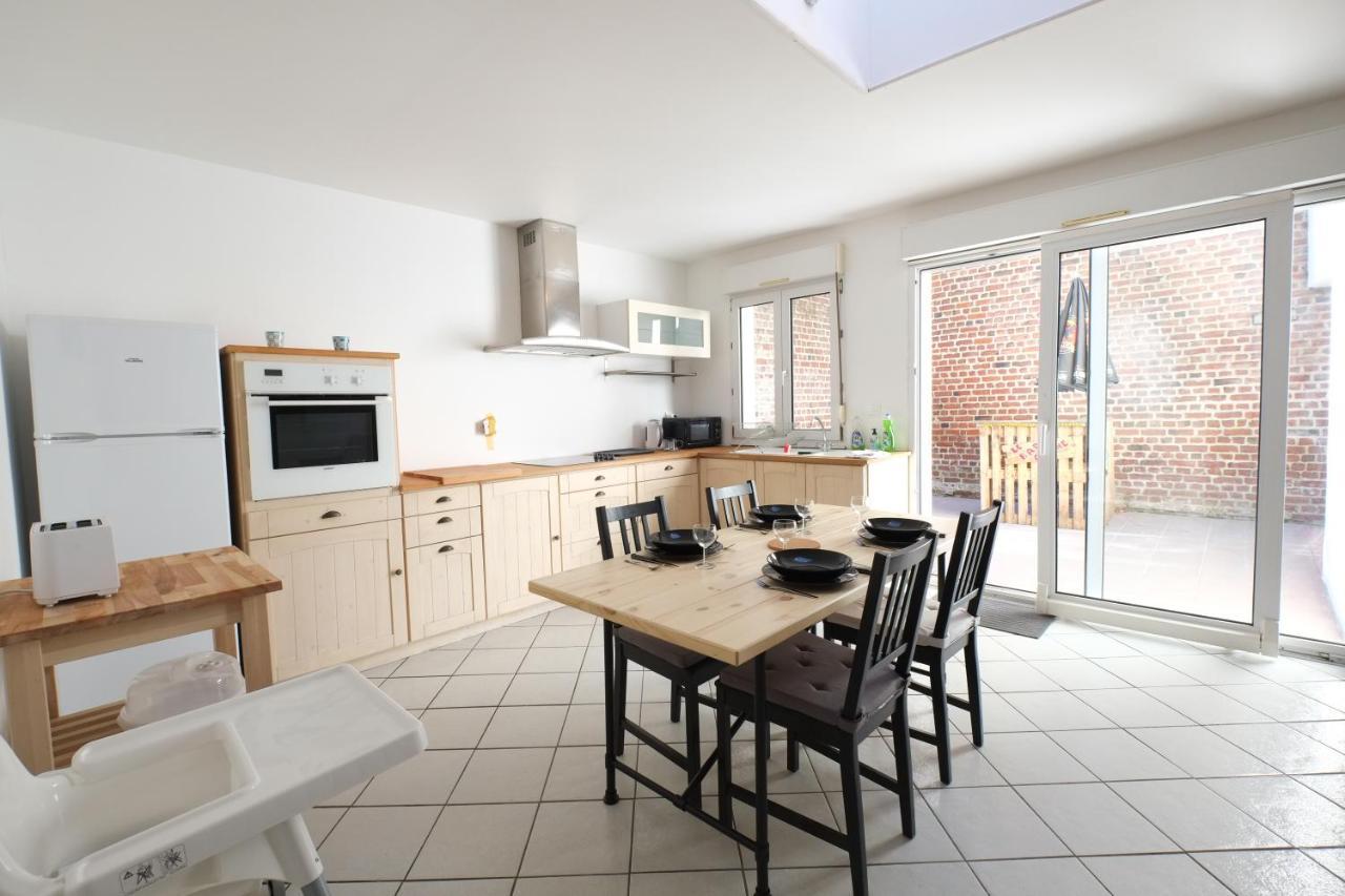 Escale De 80 M2 Avec Cour Et Parking Apartment Lille Exterior photo